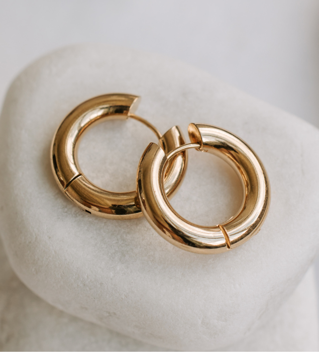 aretes dorados