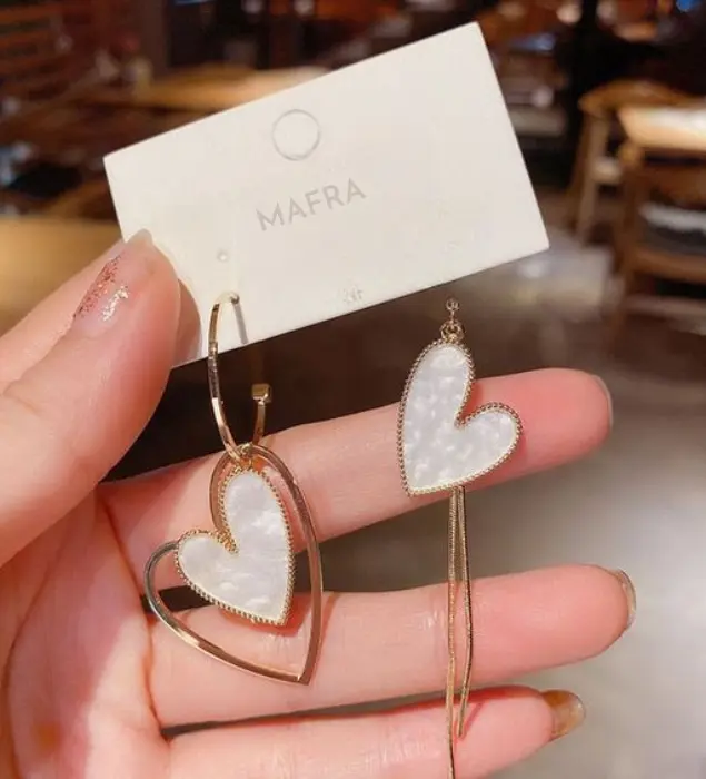 Aretes corazón blanco